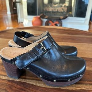 Clark’s clogs can be worn 2 ways!